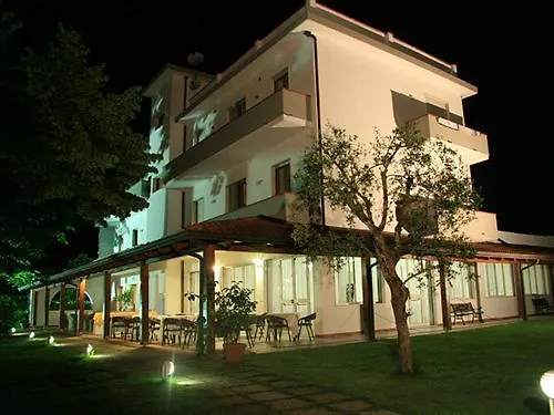 Hotel La Bussola Marina di Massa 3*,